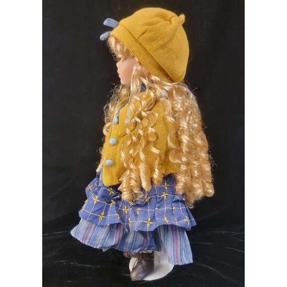 Vintage Debbie by Visconti Porcelain Doll from the Debbie Doll Collection - Picture 4 of 16